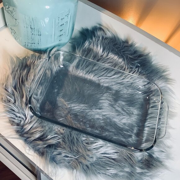 PYREX 232 Clear Rectangular Glass Baking Dish 2.2 Quart - 2 Liter - Picture 1 of 3